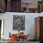 D'hote La Sourdrie Bed & Breakfast